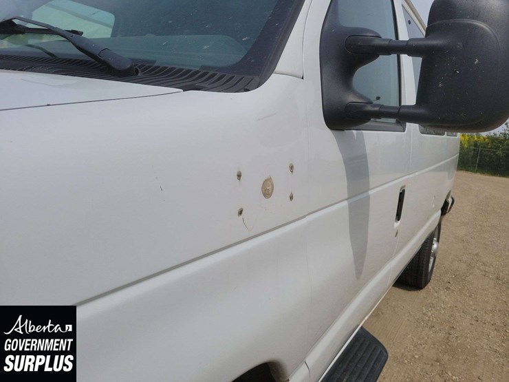 2014-ford-cargo-image-29