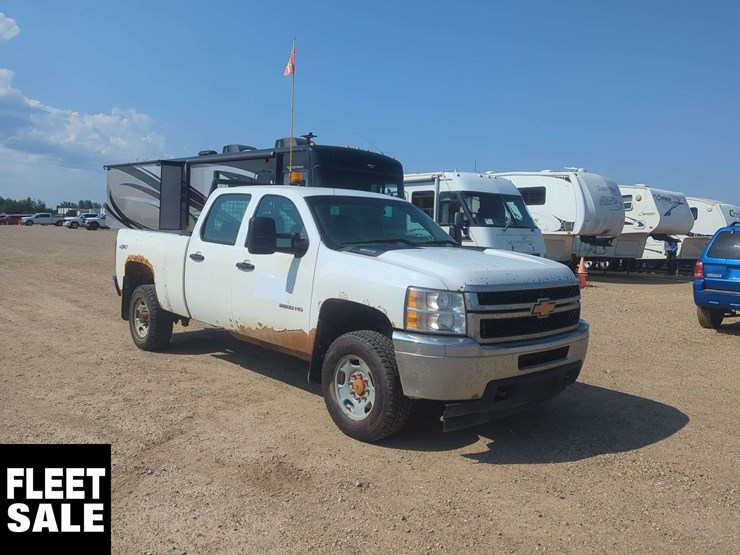 2014-chevrolet-silverado-2500hd-image-2