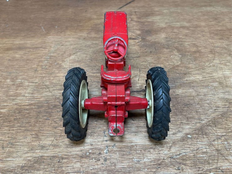 1/16-farmall-404-ertl-image-5