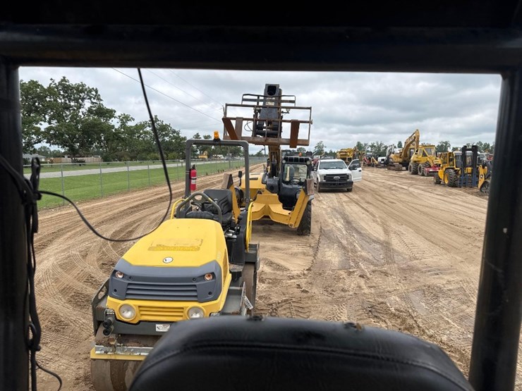 2015-caterpillar-305e2-cr-image-33