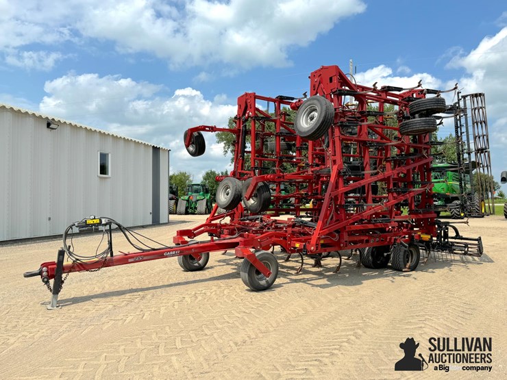 2017-case-ih-255-image-1