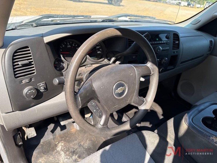 2009-cheverolet-silverado-pickup-truck-image-17