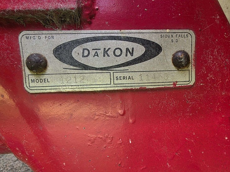 dakon-gravity-box-on-dakon-model-1212-running-gear,-extendable-hitch,-10.00-20-tires-on-8-bolt-rims,-image-15