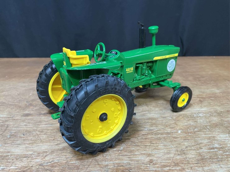 1/16-john-deere-4010-1997-wisconsin-nib-ertl-image-10