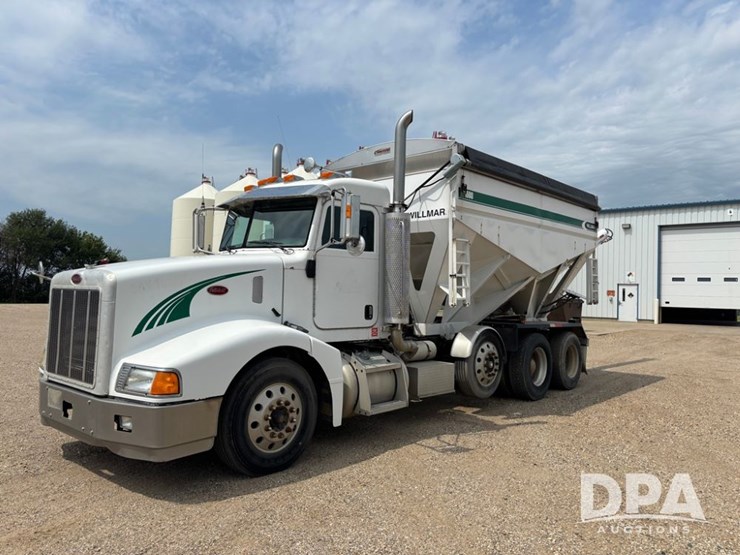 2005-peterbilt-385-image-18