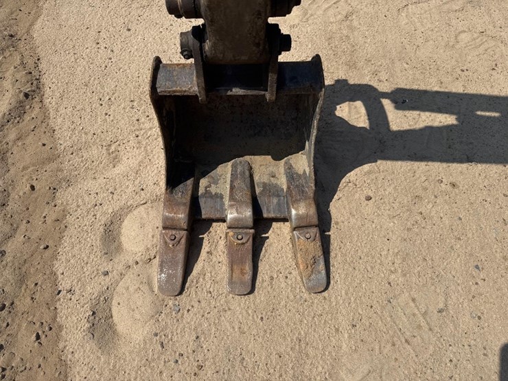 takeuchi-tb210r-image-20