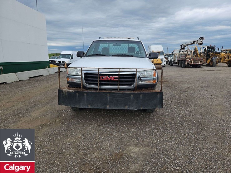 2003-gmc-sierra-2500hd-image-8