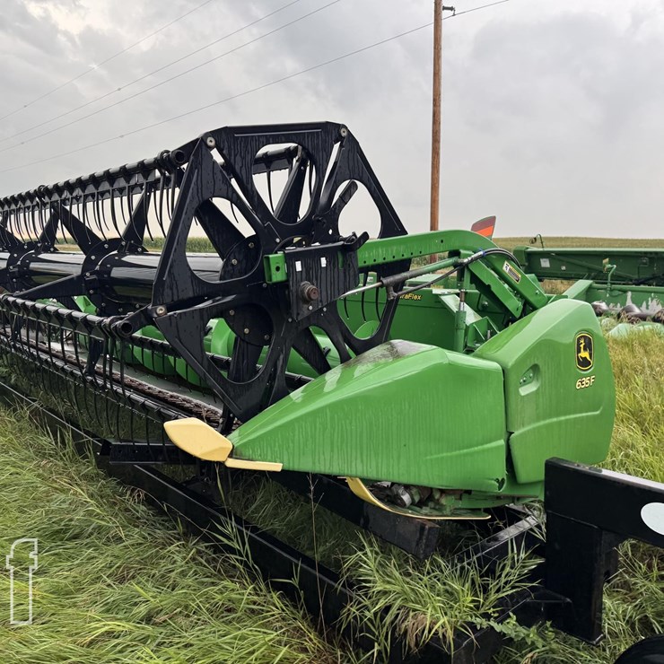 JOHN DEERE 635F