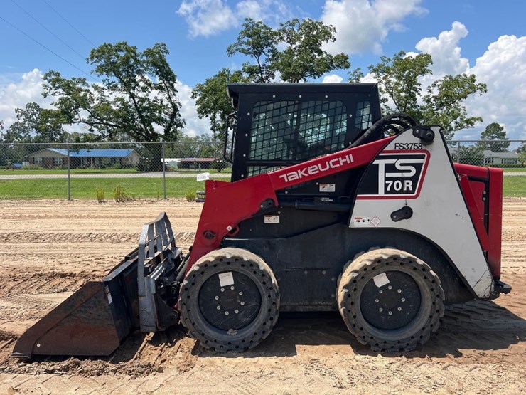 2014-takeuchi-ts70r-image-1
