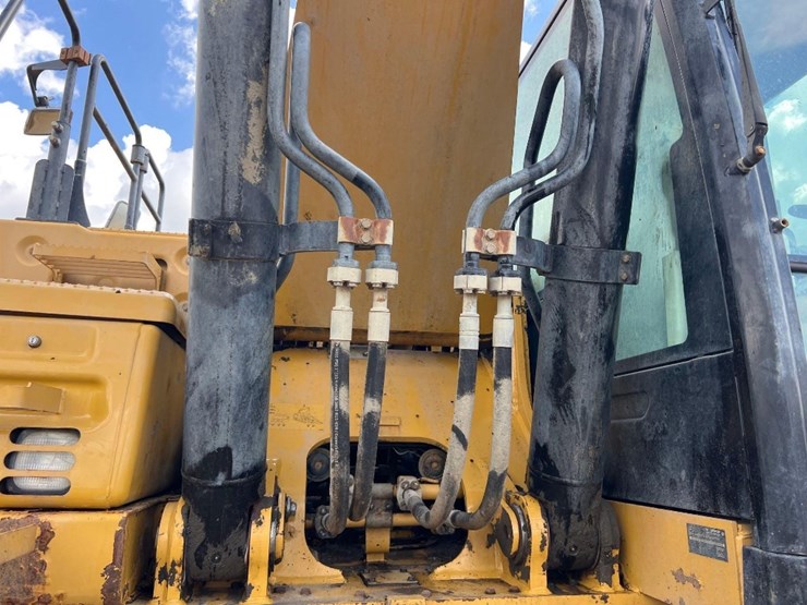 2015-caterpillar-336fl-image-27