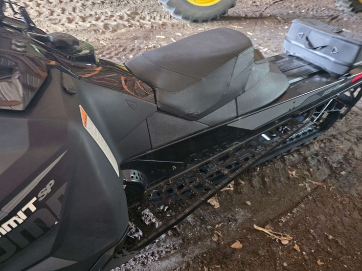2018-ski-doo-summit-snowmobile,-154”-track,-600-e-tech,-electric-start,-6,565-miles,-comes-with-sled-image-13