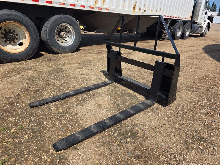 set-of-48”-pallet-forks,-skid-loader-hookup-image-1