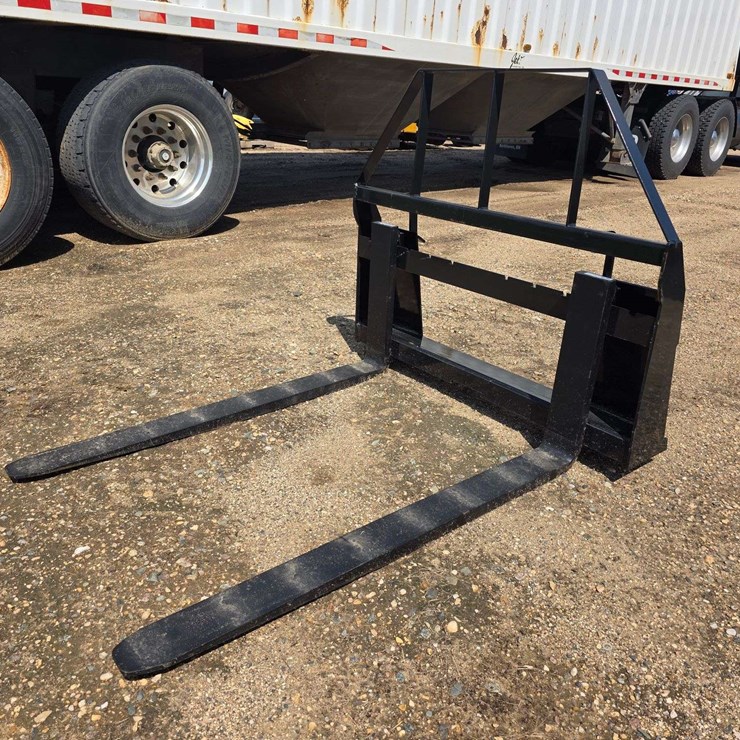 Set of 48” Pallet Forks, Skid Loader Hookup