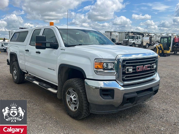 2016-gmc-sierra-2500hd-image-2