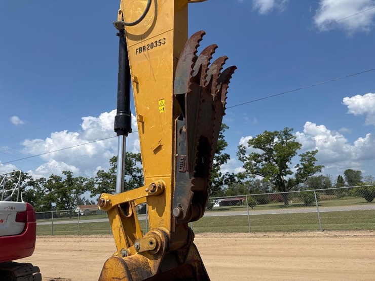 2018-caterpillar-326fl-image-16