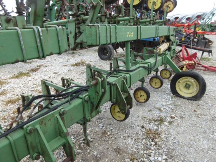 john-deere-16-image-4