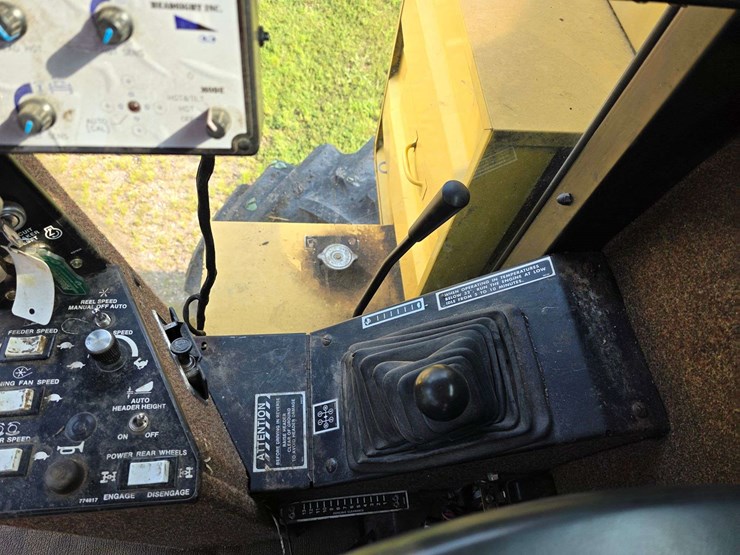 new-holland-tr87-image-43