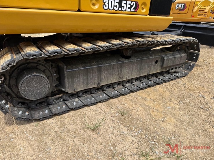 2021-caterpillar-305-image-19