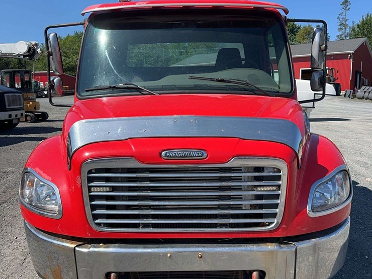 2005-freightliner-m2-106-s/a-wrecker-(21’-deck)-image-7