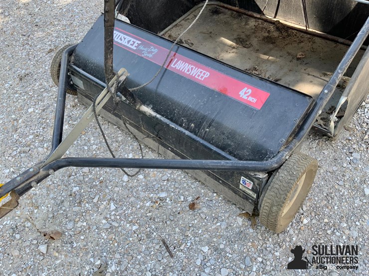 huskee-42”-lawn-sweep-image-9