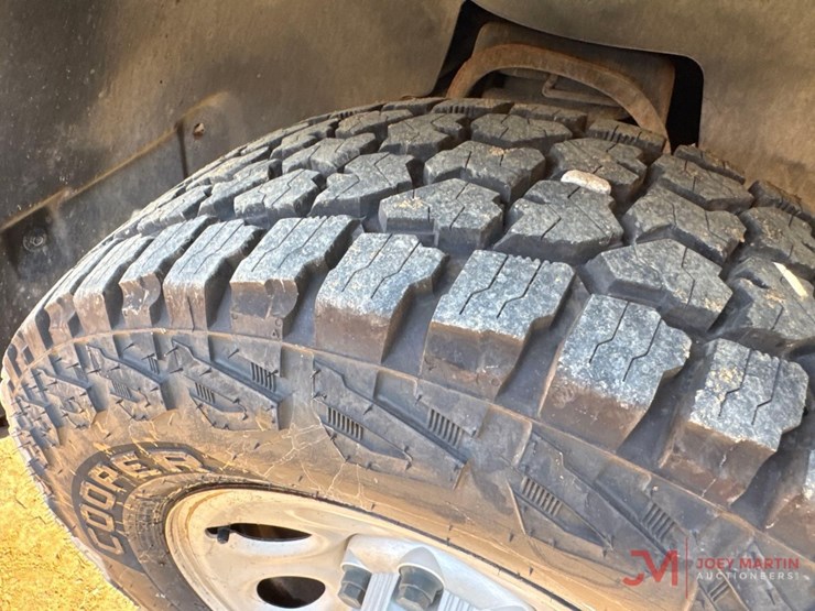 2009-cheverolet-silverado-pickup-truck-image-5