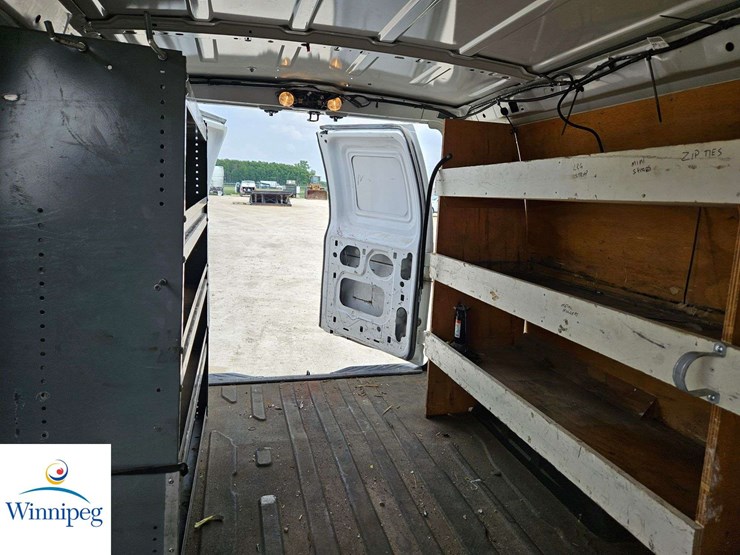 2008-ford-cargo-image-21