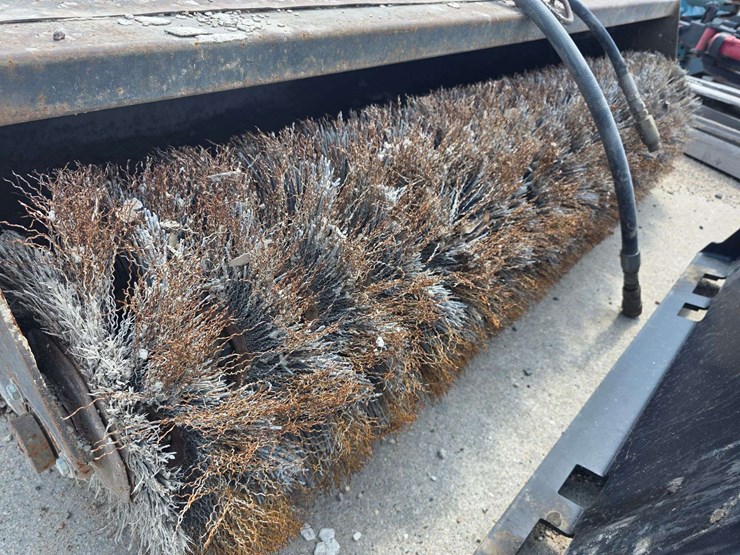 skid-loader-72”-steel-bristle-sweeper-with-flat-faced-couplers,-sn:-435401287-image-2