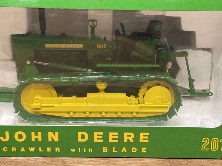 1/16-john-deere-2010-crawler-2003-plow-city-nib-ertl-image-2