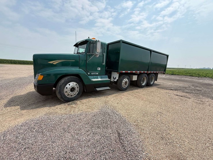 1993-freightliner-fld120-image-27