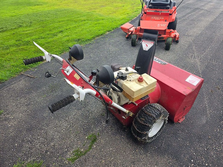 snapper-1030-walk-behind-snow-blower,-self-propelled,-electric-start,-tecumseh-cast-iron-engine,-lig-image-6