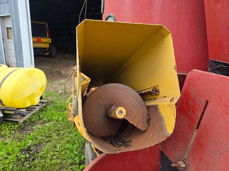 new-holland-355-image-14