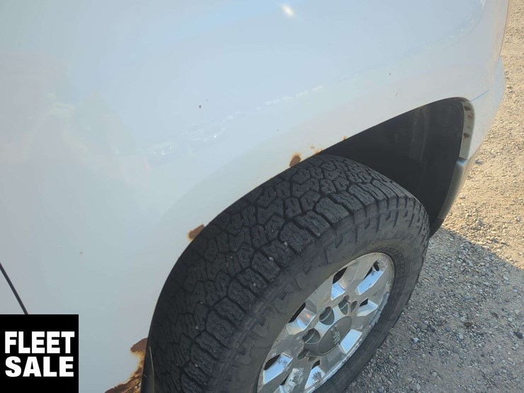 2011-gmc-sierra-2500hd-image-40