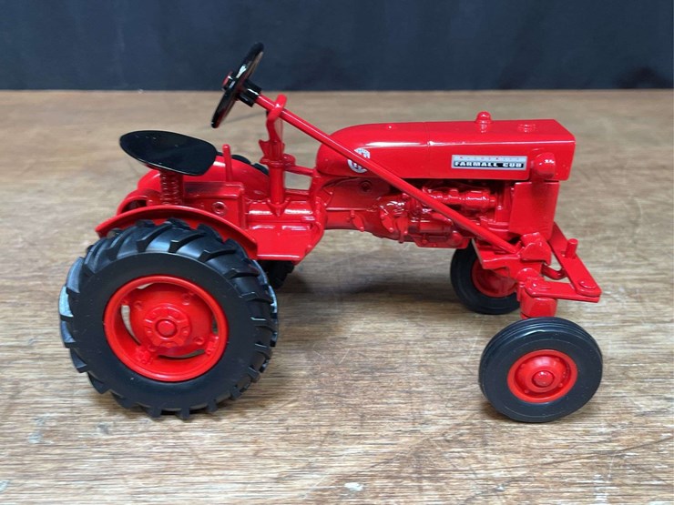 1/16-farmall-cub-2007-red-power-roundup-nib-ertl-image-8