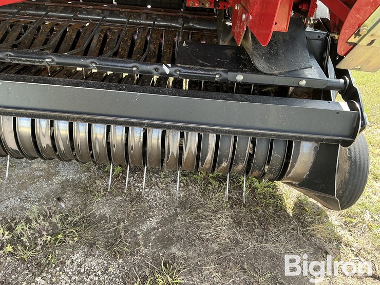 2013-case-ih-rb564-image-16