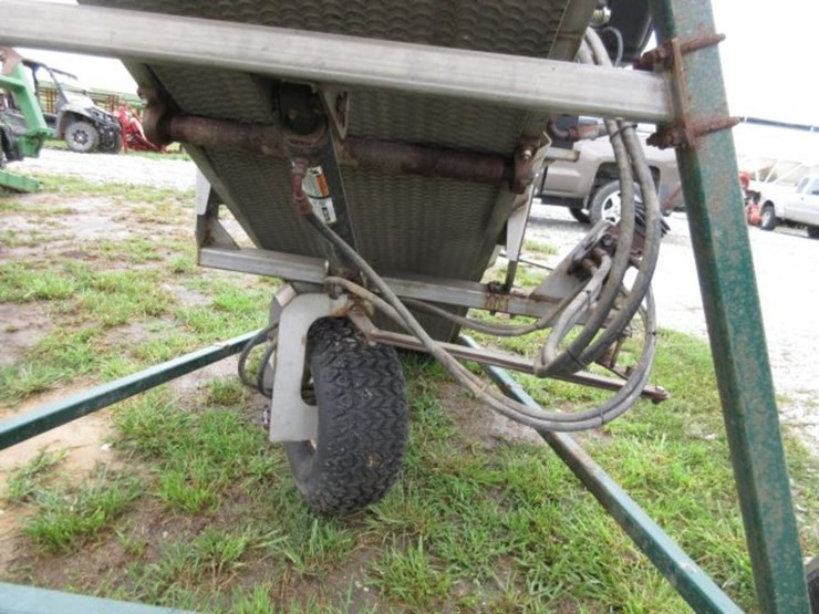 kraus-drive-over-fertilizer-conveyor-image-8
