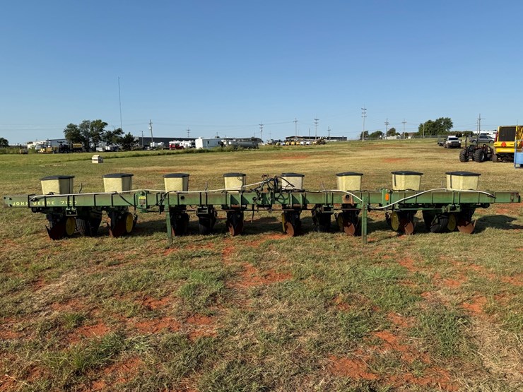 john-deere-7100-image-2