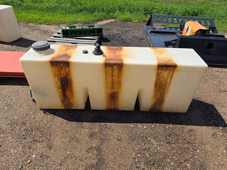 approx-70.5”-x-15”-x-25.5”-poly-tank-image-1