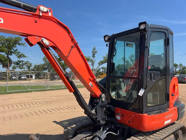 2022-kubota-kx040-4-image-23
