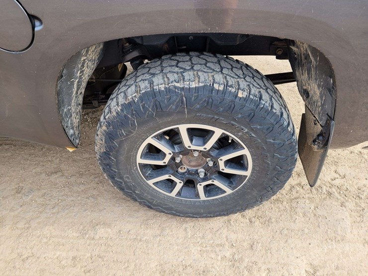 2019-toyota-tundra-sr5-image-19