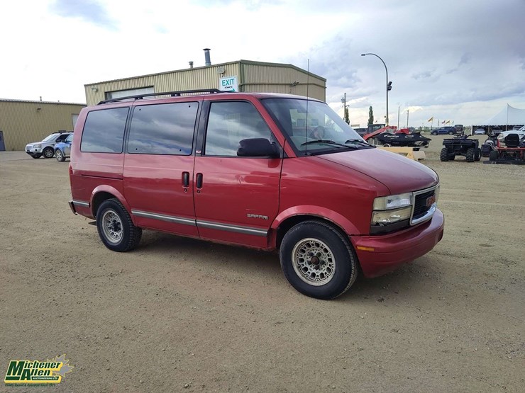 1998-gmc-safari-image-2