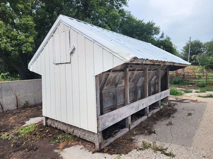 calf/cattle-self-feeder,-approx-18’-x-7’-x-10’-tall,-holds-approx-6-tons-*loading-is-available-image-2