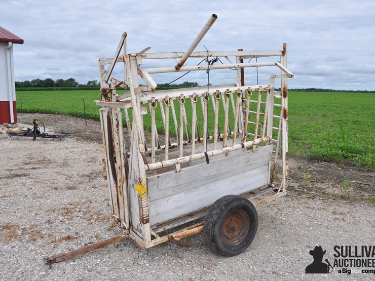 portable-cattle-chute-image-1