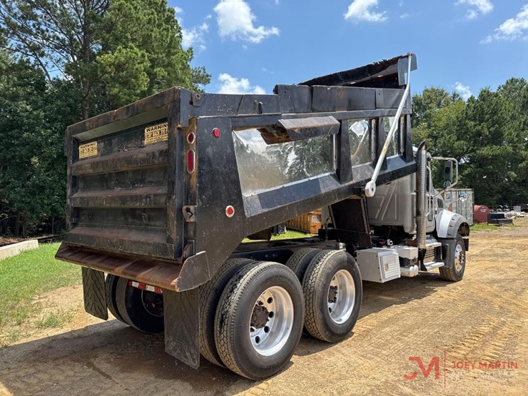 2021-mack-gr64f-granite-dump-truck-image-2
