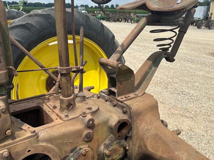 john-deere-b-image-11