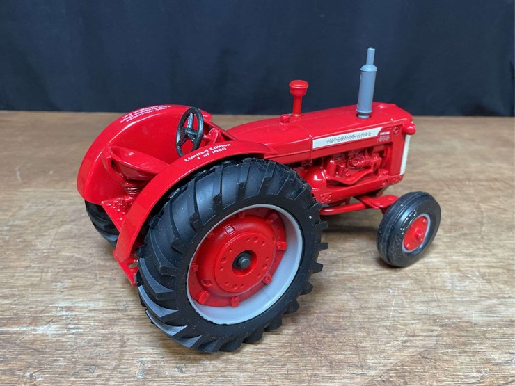 1/16-ih-650-1995-wisconsin-nib-ertl-image-8