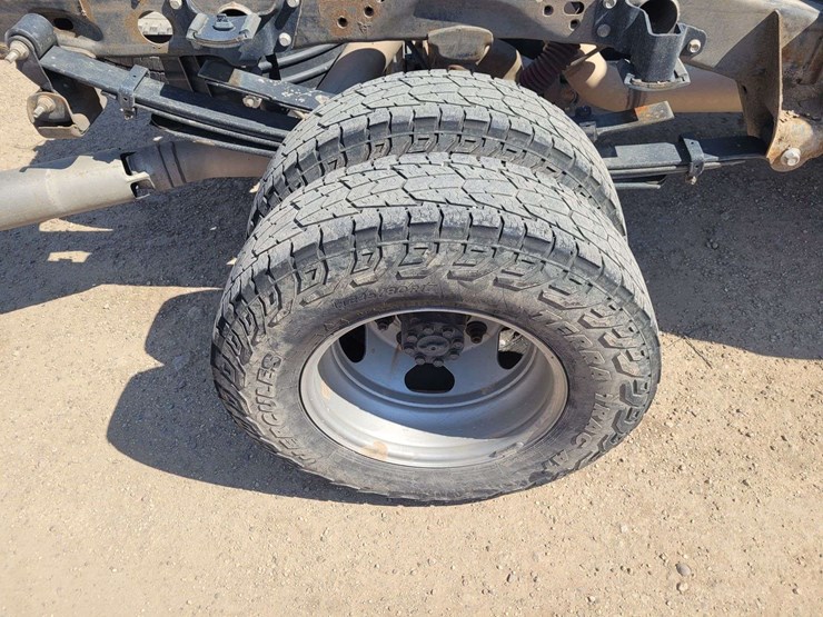 2018-chevrolet-silverado-3500-image-18