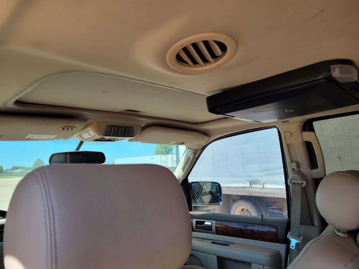 2004-lincoln-navigator-image-8