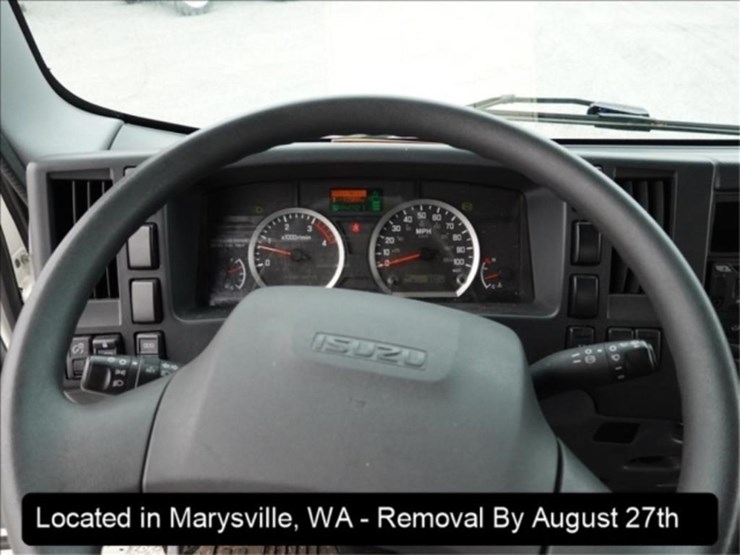2019-isuzu-npr-image-10
