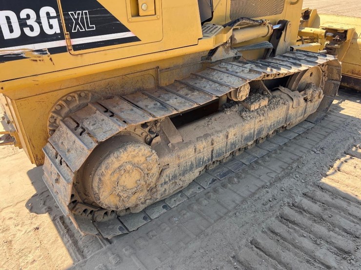 2004-caterpillar-d3g-xl-image-14