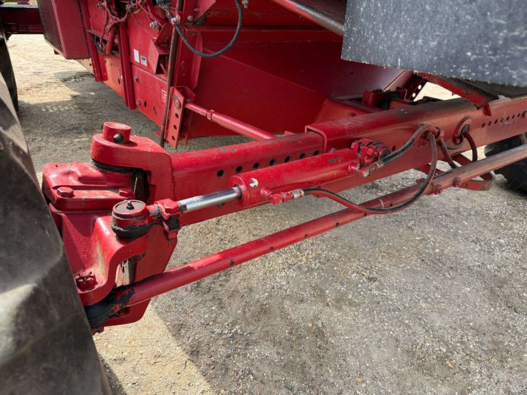 1990-case-ih-1680-image-22